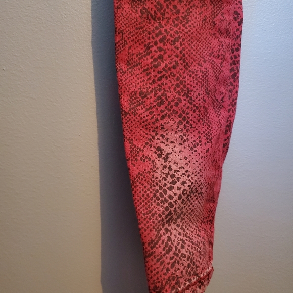 Almost Famous Red Snake/Animal Print Skinny Jeans - Size 3 - Picture 7 of 8